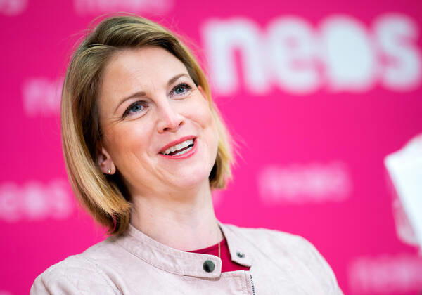 Wien 16.04.2020, Wien, AUT, Akutelle Entwicklungen zur Coronaerkrankung in Oesterreich, Pressekonferenz zum Thema Offene Fragen im Bildungsbereich, im Bild NEOS-Klubobfrau Beate Meinl-Reisinger NEOS-Klubobfrau Beate Meinl-Reisinger during a press conference on the subject Open questions in the education sector of Austrian Goverment about the Coronavirus Pandemie at the Wien, Austria on 2020 04 16.