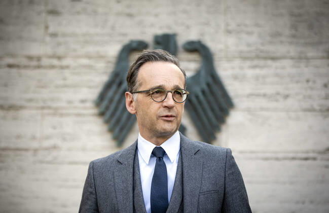 News Bilder des Tages Bundesaussenminister Heiko Maas, SPD, gibt ein Pressestatement vor dem Auswaertigen Amt zu der aktuellen Lage der Rueckholaktion deutscher Staatsbuerger aus dem Ausland. Berlin, 17.04.2020 Berlin Deutschland
