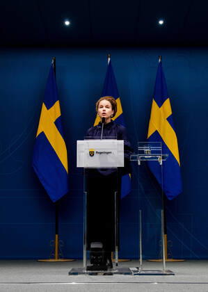 200417 Amanda Lind, Swedish minister of Sport and Culture, during a press conference with the government of Sweden regarding the coronavirus, Covid-19, on April 17, 2020 in Stockholm. Photo: Maxim ThorÃ BILDBYRAN kod MT bbeng presskonferens regeringen politik corona virus coronaviruset covid-19 press conference public events coronavirus Copyright: MAXIMxTHORE 47195896st