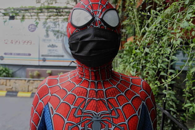 Spiderman shares food with others, amid the COVID-19 Pandemic in Indonesia - 17 April 2020. A man wearing a Spiderman costume distributes food in Yogyakarta, Friday, April 17, 2020. Food and mineral water are given to the community as a form of caring for others, amid the Pandemic COVID-19 in Indonesia. (Photo by Devi Rahman INA Photo Agency imago images) 