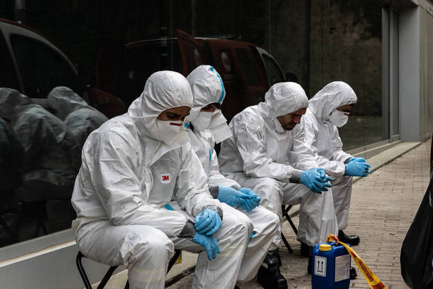 April 17, 2020, Barcelona, Barcelona, Spain: Members of the Barcelona Fire Department are preparing to disinfect a nursing home in the city of Barcelona for the second time during the fifth week after the Government decreed the state of alarm in Spain and recommended that people stay home to convatte the COVID-19 on April 17, 2020 in Barcelona, Spain. Barcelona Spain - ZUMAa181 20200417_zaa_a181_039 Copyright: xJavierxBorregox