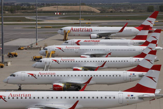 Flughafen Wien Schwechat - AUA - AUSTRIAN Wien, Flughafen, 17. 04. 2020 AUA Maschinen am Boden, Austrian Flugbetrieb eingestellt