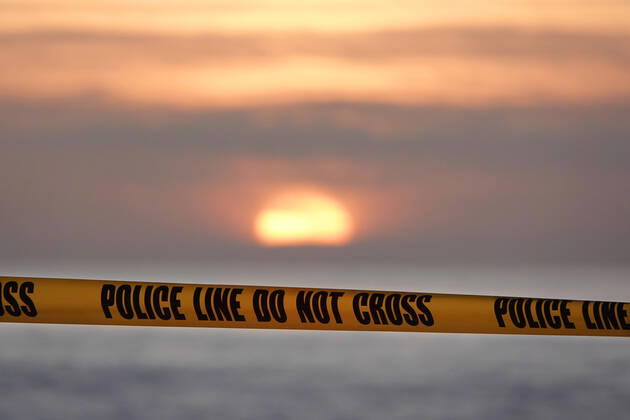 News Bilder des Tages April 17, 2020, San Diego, California, USA: Caution tape blocks beach goers from entering Windansea Beach in the La Jolla neighborhood of San Diego. All San Diego beaches have been closed due to Covid-19. San Diego USA - ZUMAa97_ 20200417_zaf_a97_003 Copyright: xK.C.xAlfredx