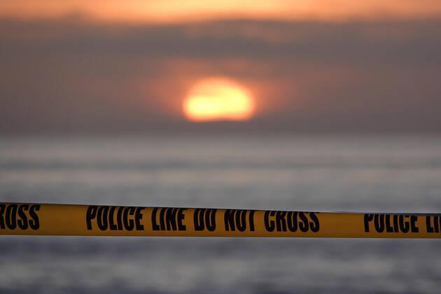 April 17, 2020, San Diego, California, USA: Caution tape blocks beach goers from entering Windansea Beach in the La Jolla neighborhood of San Diego. All San Diego beaches have been closed due to Covid-19. San Diego USA - ZUMAa97_ 20200417_zaf_a97_004 Copyright: xK.C.xAlfredx