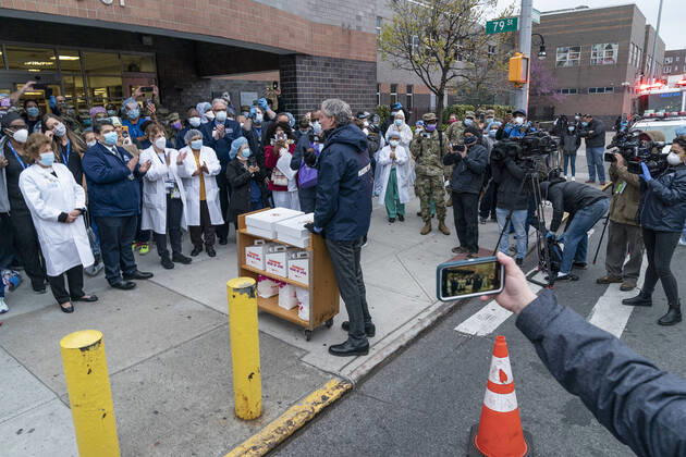 Mayor thanks medical staff at Elmhurst Hospital New York City Mayor Bill de Blasio delivers coffee and donuts by Dunkin for medical staff at 7pm to thank for their work during COVID-19 pandemic at Elmhurst Hospital New York New York United States Copyright: LevxRadin