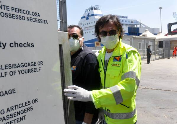 Coronavirus emergency, Italians stranded in Tunisia: the Atlas ship takes them back to Palermo, after the quarantine arrives In the photo the doctor Francesco Cascio, former President of Ars (Alessandro Fucarini. Fotogramma, PALERMO - 2020-04-18) p.s. la foto e utilizzabile nel rispetto del contesto in cui e stata scattata, e senza intento diffamatorio del decoro delle persone rappresentate  Copyright: xAlessandroxFucarini.x xFOTOGRAMMAx