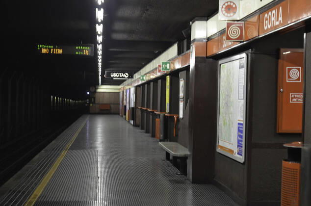 April 18, 2020, Milao, Lombardia - Italia: (INT) Covid-19: Phase 2 to be divided in 3 ways.April 18,2020, Milan,Italy:In 2 months ,there has been 5 times more dead people in Milan, more than in World War II. And in Lombardy, the number of cases has increased (+205 since yesterday). The second phase is right, and the country will reopen soon...Credit: Thenews2 Milao - ZUMAn293 20200418_znp_n293_002 Copyright: xJosixDonellix