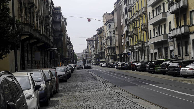 April 18, 2020, Milao, Lombardia - Italia: (INT) Covid-19: Phase 2 to be divided in 3 ways.April 18,2020, Milan,Italy:In 2 months ,there has been 5 times more dead people in Milan, more than in World War II. And in Lombardy, the number of cases has increased (+205 since yesterday). The second phase is right, and the country will reopen soon...Credit: Thenews2 Milao - ZUMAn293 20200418_znp_n293_011 Copyright: xJosixDonellix