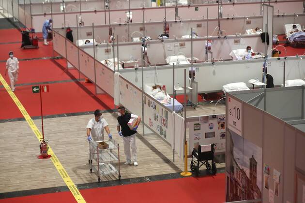 A general view of the temporary field hospital set up at Pavilion 9 at the Ifema convention and exhibition in Madrid, Spain, 18 April 2020. The Spanish government declared the state of emergency on 14 March 2020 and the Mediterranean country has since been under a lockdown in a bid to slow down the spread of the pandemic COVID-19 disease caused by the SARS-CoV-2 coronavirus. Pavilion 9 at the Ifema convention and exhibition in Madrid !ACHTUNG: NUR REDAKTIONELLE NUTZUNG!  Copyright: xKikoxHuescax GRAF2611 20200418-637228361734457168