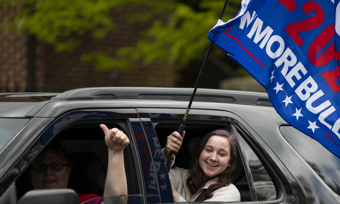 April 18, 2020, Annapolis, Maryland, United State of America: Hundreds of a vehicles gridlock downtown Annapolis, Maryland, April 18th, 2020, in protest of the stay at home order and closing of non-essential businesses by Maryland Governor Larry Hogan. Organizers are urging the governor to reopen businesses, churches and schools, saying there are other ways to social distance without shutting down the economy. ..- Annapolis United State of America - ZUMAa138 20200418_znp_a138_048 Copyright: xPerryxAstonx