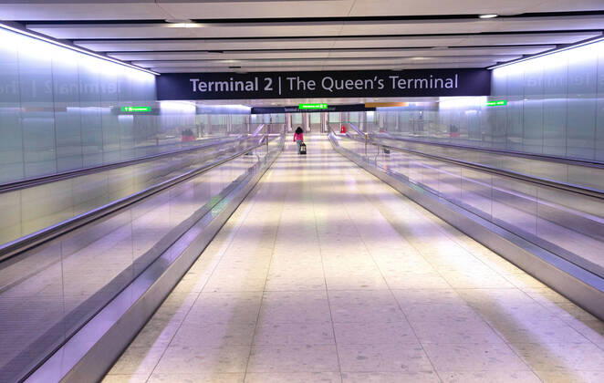 . 19 04 2020. London, United Kingdom. A Quiet travelator at Terminal 2 Quiet at Heathrow Airport. Heathrow Airport. Very few passengers at the World s second busiest airport as travel is severly disrupted by the Coronavirus.  xMarkxThomasx xi-Imagesx IIM-21036-0002