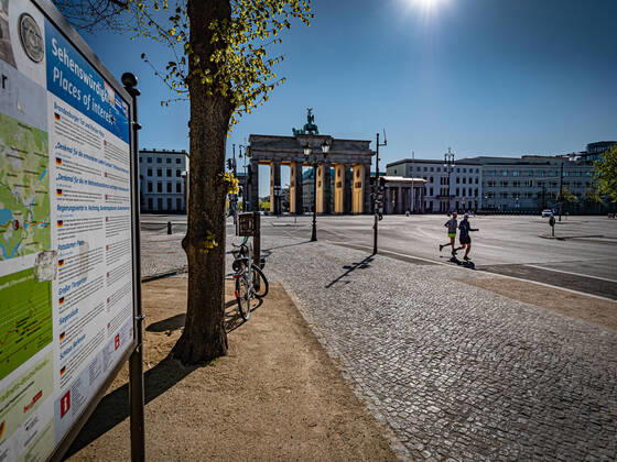 Berlin Mitte, Brandenburger Tor, Straßenszene Berlin