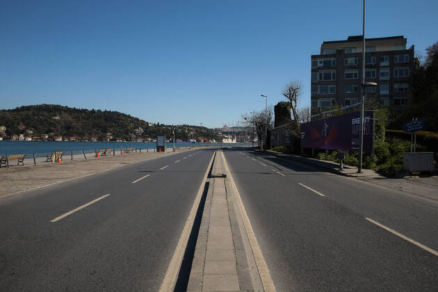 Kurucesme, one of the touristic spot at Bosphorus in Istanbul, Saturday, April 18, 2020, during a two-day curfew declared by the government in an attempt to control the spread of coronavirus. Copyright: TolgaxAdanali 16723611
