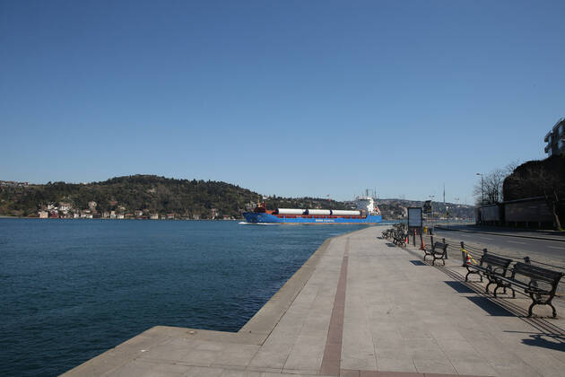 Kurucesme, one of the touristic spot at Bosphorus in Istanbul, Saturday, April 18, 2020, during a two-day curfew declared by the government in an attempt to control the spread of coronavirus. Copyright: TolgaxAdanali 16723612