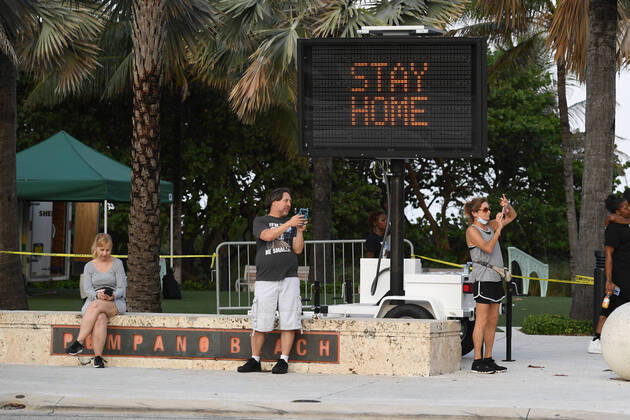 POMPANO BEACH, FL - APRIL 18: General view of South Florida as beaches remain closed during the Coronavirus (COVID-19) pandemic on April 18, 2020 in Pompano Beach, Florida. Copyright: xmpi04 MediaPunchx