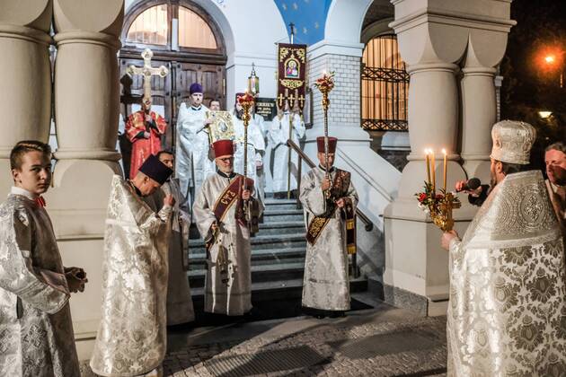 The Autocephalous Orthodox Church did not comply with the restrictions caused by the coronavirus outbreak Procession with the New Flame in the parish of the Saint Jan Klimak Russian Orthodox Church on April 19, 2020 in Warsaw, Poland. Despite the appeal of the Polish state authorities, the Autocephalous Orthodox Church did not comply with restrictions, because it is subject to the Church in Moscow, which allowed masses and processions in Poland and in other countries. EN_01425204_0003 