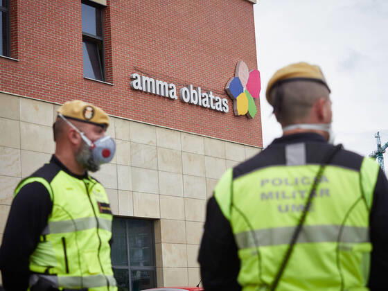 April 19, 2020, Pamplona, Navarra, SPAIN: Soldiers from the military emergency unit UME disinfect the residence of the elderly AMMA Oblates during the confinement marked by the State of Alarm decreed by the Government of Spain on the occasion of the coronavirus COVID-19 . In Pamplona, Spain, on April 19, 2020 Pamplona SPAIN - ZUMAa181 20200419_zaa_a181_020 Copyright: xEduardoxSanzx