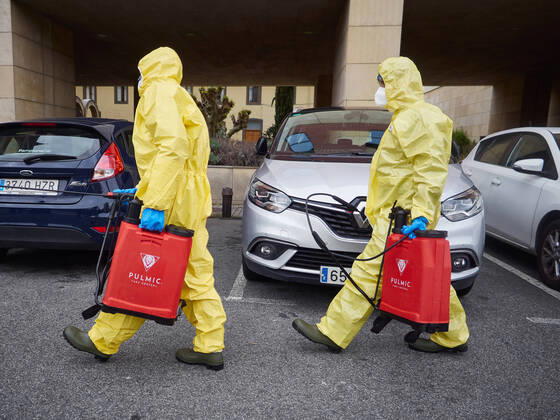 April 19, 2020, Pamplona, Navarra, SPAIN: Soldiers from the military emergency unit UME disinfect the residence of the elderly AMMA Oblates during the confinement marked by the State of Alarm decreed by the Government of Spain on the occasion of the coronavirus COVID-19 . In Pamplona, Spain, on April 19, 2020 Pamplona SPAIN - ZUMAa181 20200419_zaa_a181_043 Copyright: xEduardoxSanzx