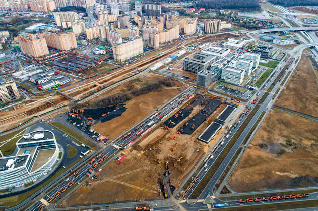 MOSCOW, RUSSIA - APRIL 19, 2020: A view of the construction site of a new building of the Novomoskovsky multipurpose medical center for patients with suspected COVID-19 coronavirus infection. Sergei Bobylev TASS  TS0D65EF