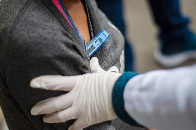 April 19, 2020, Porto Alegre, Rio Grande do Sul, Brasil: (INT) Solidarity action amid Covid-19. April 19,2020, Porto Alegre,Rio Grande do Sul,Brazil:A group formed by nurses, technicians and students in the health area, carry out a social project aimed at assisting homeless people and those in a situation of social vulnerability, in Porto Alegre, Brazil,during the pandemic of the new coronavirus (covid-19)...Credit: Thenews2 Porto Alegre Brasil - ZUMAn293 20200419_znp_n293_014 Copyright: xFernandoxAlvesx