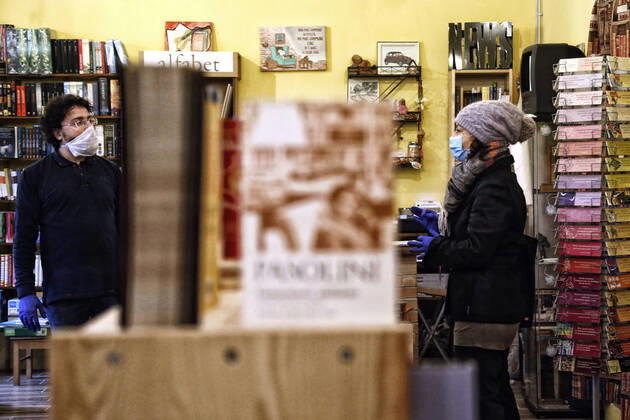 The book store Il mattone in Rome south-east district Centocelle Rome April 20th 2020. Coronavirus lockdown, phase two. Reopening of the book stores all over Italy due to the last Government decree. Photo Samantha Zucchi Insidefoto SamanthaxZucchi