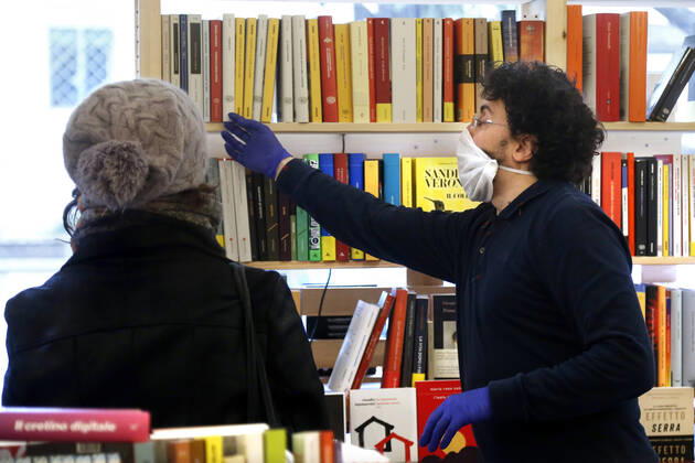The book store Il mattone in Rome south-east district Centocelle Rome April 20th 2020. Coronavirus lockdown, phase two. Reopening of the book stores all over Italy due to the last Government decree. Photo Samantha Zucchi Insidefoto SamanthaxZucchi
