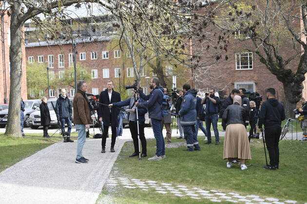 STOCKHOLM 20200420 Anders Tegnell, state epidemiologist, Public Health Authority, is interviewed outdoors during the authorities daily press meeting on Monday STOCKHOLM SVERIGE x11950x,  Copyright: xAlixLorestani TTx SWEDEN PUBLIC HEALTH AUTHORITY