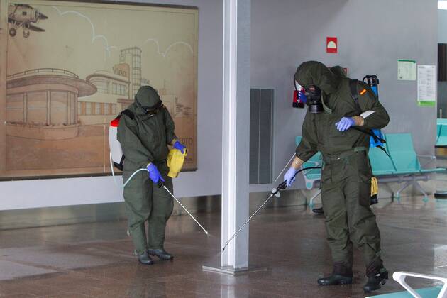 Members of the Spanish Army disinfect Vigo s airport, in Vigo, Spain, 20 April 2020. The Spanish government declared the state of emergency on 14 March and the Mediterranean country has since been under a lockdown in a bid to slow down the devastating spread of the pandemic COVID-19 disease caused by the SARS-CoV-2 coronavirus. Coronavirus situation in Spain !ACHTUNG: NUR REDAKTIONELLE NUTZUNG!  Copyright: xSalvadorxSasx GRAF3279 20200420-637229954054122029