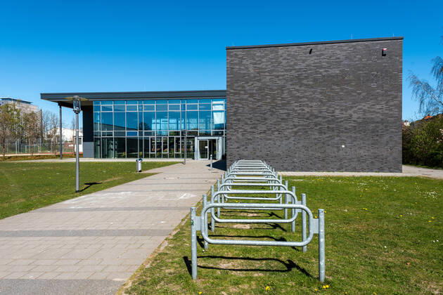 Kiel, Goethe Gemeinschaftsschule, 20.04.2020 Statement der Bildungsministerin Schleswig-Holstein Karin Prien zur Prüfungssituation in Kieler Schulen laut Empfehlungen des RKI. In der Goethe Gemeinschaftsschule laufen die Vorbereitungen zu den Prüfungen ESA und MSA auf Hochtouren. Ebenso könnten ab dem 11. Mai in der Mensa Abiturprüfungen für anderen Schulen durchgeführt werden. Kiel Ravensberg Schleswig-Holstein Deutschland