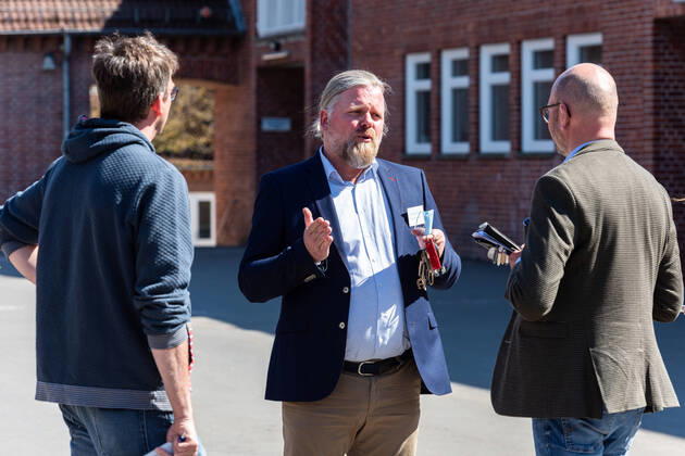 Kiel, Goethe Gemeinschaftsschule, 20.04.2020 Statement der Bildungsministerin Schleswig-Holstein Karin Prien zur Prüfungssituation in Kieler Schulen laut Empfehlungen des RKI. In der Goethe Gemeinschaftsschule laufen die Vorbereitungen zu den Prüfungen ESA und MSA auf Hochtouren. Ebenso könnten ab dem 11. Mai in der Mensa Abiturprüfungen für anderen Schulen durchgeführt werden. Kiel Ravensberg Schleswig-Holstein Deutschland
