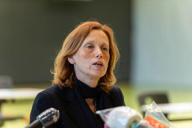 Kiel, Goethe Gemeinschaftsschule, 20.04.2020 Statement der Bildungsministerin Schleswig-Holstein Karin Prien zur Prüfungssituation in Kieler Schulen laut Empfehlungen des RKI. In der Goethe Gemeinschaftsschule laufen die Vorbereitungen zu den Prüfungen ESA und MSA auf Hochtouren. Ebenso könnten ab dem 11. Mai in der Mensa Abiturprüfungen für anderen Schulen durchgeführt werden. Kiel Ravensberg Schleswig-Holstein Deutschland