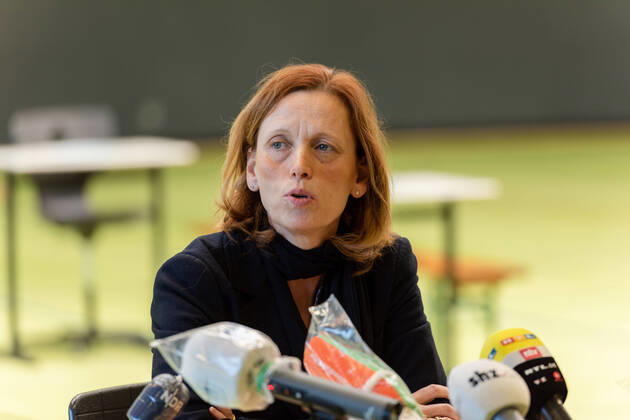 Kiel, Goethe Gemeinschaftsschule, 20.04.2020 Statement der Bildungsministerin Schleswig-Holstein Karin Prien zur Prüfungssituation in Kieler Schulen laut Empfehlungen des RKI. In der Goethe Gemeinschaftsschule laufen die Vorbereitungen zu den Prüfungen ESA und MSA auf Hochtouren. Ebenso könnten ab dem 11. Mai in der Mensa Abiturprüfungen für anderen Schulen durchgeführt werden. Kiel Ravensberg Schleswig-Holstein Deutschland