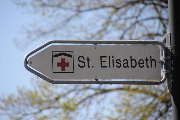 St. Elisabeth Krankenhaus Salzgitter St. Elisabeth Krankenhaus Salzgitter - Themenbild Symbolfoto: Krankenhaus, Salzgitter-Bad Einfahrtsschild zum St. Elisabeth Krankenhaus Copyright: xM.Dziadekx