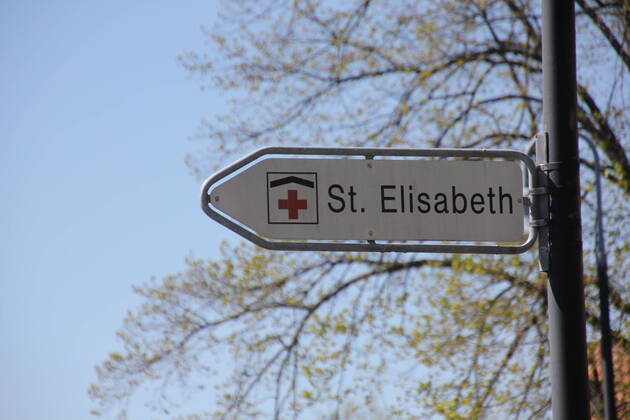 St. Elisabeth Krankenhaus Salzgitter St. Elisabeth Krankenhaus Salzgitter - Themenbild Symbolfoto: Krankenhaus, Salzgitter-Bad Einfahrtsschild zum St. Elisabeth Krankenhaus Copyright: xM.Dziadekx