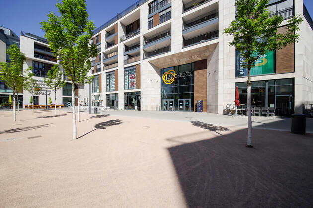 DEU; Deutschland, Baden-Württemberg, Stuttgart, 20.04.2020 - Einkaufszentrum Milaneo. Die allermeisten Läden und Shops sind geschlossen. Auswirkungen der Corona-Pandemie.