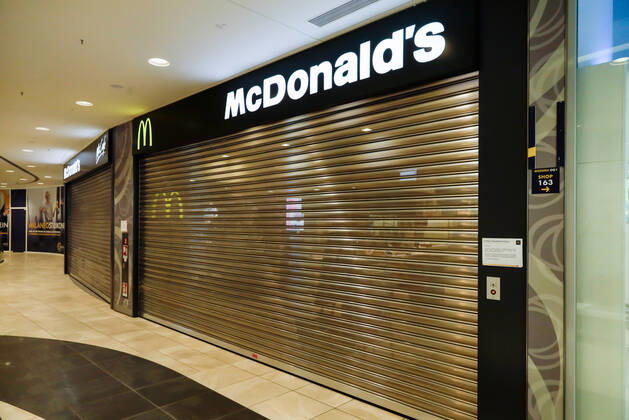 DEU; Deutschland, Baden-Württemberg, Stuttgart, 20.04.2020 - Einkaufszentrum Milaneo. Die allermeisten Läden und Shops sind geschlossen. Auswirkungen der Corona-Pandemie.