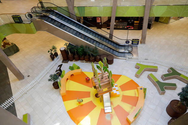 DEU; Deutschland, Baden-Württemberg, Stuttgart, 20.04.2020 - Einkaufszentrum Milaneo. Die allermeisten Läden und Shops sind geschlossen. Auswirkungen der Corona-Pandemie.