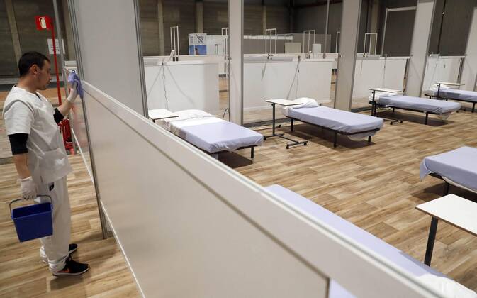 General view of the deserted Ward 7 at the Ifema facilities in Madrid, Spain, 20 April 2020. The medical temporary facilities are to be dismantled due to a decrease in cases in the region. The Spanish government declared the state of emergency on 14 March 2020 and the Mediterranean country has since been under a lockdown in a bid to slow down the spread of the pandemic COVID-19 disease caused by the SARS-CoV-2 coronavirus. Field hospital Ifema facilities to be dismantled in following days !ACHTUNG: NUR REDAKTIONELLE NUTZUNG!  Copyright: xJ.J.Guillenx GRAF3366 20200420-637230078593218968