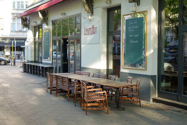 20.04.2020,Berlin,Deutschland,GER,die Stadt zu Zeiten der Corona Pandemie. CafŽ Lebensart in der Uhlandstrasse.
