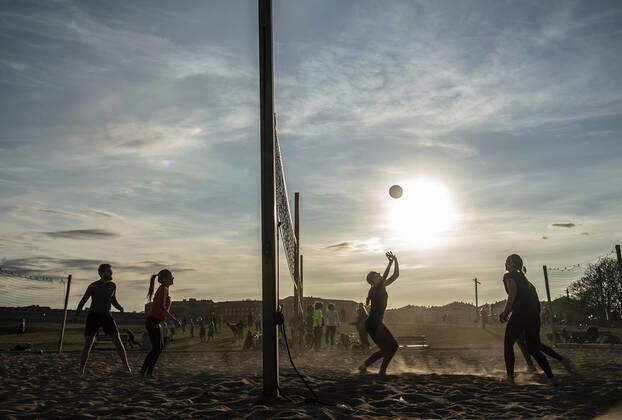 People play beach volleyball at Gardet park recreation area, amid the coronavirus disease COVID 19 outbreak, in central Stockholm, Sweden, on April 20, 2020 Stockholm SWEDEN x10040x,  Copyright: xAndersxWiklund TTx SWEDEN DAILY LIFE CORONA