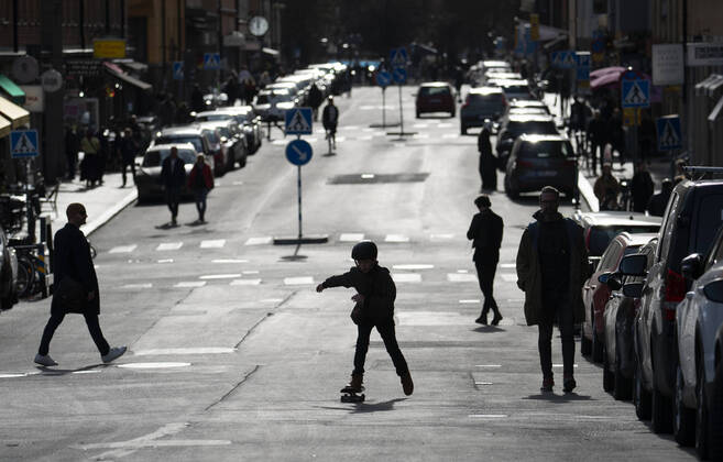 A child skates on a skateboard, amid the coronavirus disease COVID 19 outbreak, in a street in central Stockholm, Sweden, on April 20, 2020 Stockholm SWEDEN x10040x,  Copyright: xAndersxWiklund TTx SWEDEN DAILY LIFE CORONA