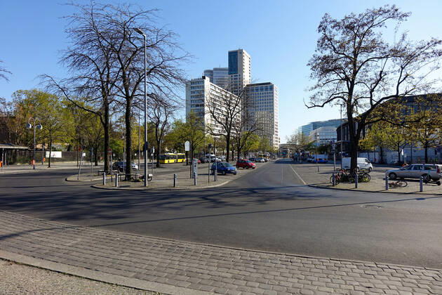 20.04.2020,Berlin,Deutschland,GER,die Stadt zu Zeiten der Corona Pandemie. Hardenbergplatz am Bahnhof Zoo.