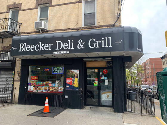 April 20, 2020, Brooklyn, USA: (NEW) Some stores are now re-opening amid Covid-19. April 20,2020,Brooklyn,New York,USA: Even with the extension and stay at home order issued by the Governor of New York State,Andrew Cuomo till May 10, some stores are now starting to re-open in Brooklyn while some stores continued to be closed. The essential services continued to be in effect,some streets are empty and people are seen using face masks as demanded by the government new law...Credit: Thenews2 Brooklyn - ZUMAn293 20200420_znp_n293_006 Copyright: xNiyixFotex