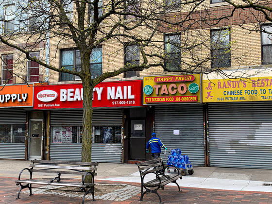 April 20, 2020, Brooklyn, USA: (NEW) Some stores are now re-opening amid Covid-19. April 20,2020,Brooklyn,New York,USA: Even with the extension and stay at home order issued by the Governor of New York State,Andrew Cuomo till May 10, some stores are now starting to re-open in Brooklyn while some stores continued to be closed. The essential services continued to be in effect,some streets are empty and people are seen using face masks as demanded by the government new law...Credit: Thenews2 Brooklyn - ZUMAn293 20200420_znp_n293_020 Copyright: xNiyixFotex