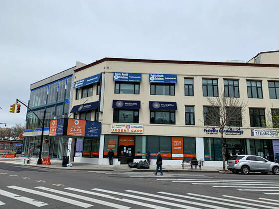April 20, 2020, Brooklyn, USA: (NEW) Some stores are now re-opening amid Covid-19. April 20,2020,Brooklyn,New York,USA: Even with the extension and stay at home order issued by the Governor of New York State,Andrew Cuomo till May 10, some stores are now starting to re-open in Brooklyn while some stores continued to be closed. The essential services continued to be in effect,some streets are empty and people are seen using face masks as demanded by the government new law...Credit: Thenews2 Brooklyn - ZUMAn293 20200420_znp_n293_022 Copyright: xNiyixFotex