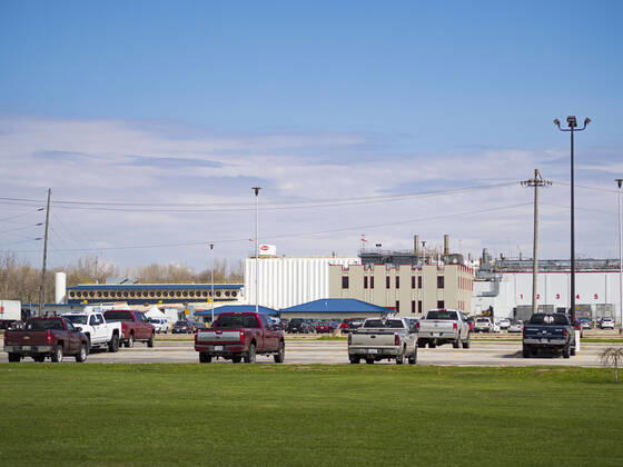 April 20, 2020, Perry, Iowa, U.S: The main entrance to the Tyson Foods pork processing plant in Perry, IA. The Tyson pork processing plant in Perry reported over the weekend that at least two dozen workers had tested positive for COVID-19. The plant is closed Monday, April, 20 for a thorough cleaning and sanitization. At least five meat packing plants in Iowa have reported outbreaks of COVID-19. In addition to the five plants in Iowa, meat packing plants close to Iowa in Nebraska, South Dakota, and Minnesota have reported outbreaks of COVID-19 (SARS-CoV-2, Coronavirus). The Tyson plant has more than 1,400 workers and is the largest single employer in Perry. The state of Iowa has begun providing surveillance testing of meatpacking plants to more broadly test employees even if they are not experiencing symptoms of COVID-19. State strike t - ZUMAk94_ 20200420_zaf_k94_009 Copyright: xJackxKurtzx