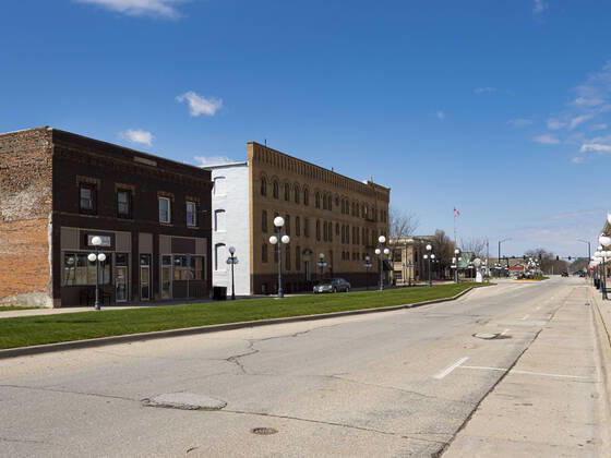 April 20, 2020, Perry, Iowa, U.S: An empty street in Perry, IA. The Tyson pork processing plant in Perry reported over the weekend that at least two dozen workers had tested positive for COVID-19. The plant is closed Monday, April, 20 for a thorough cleaning and sanitization. At least five meat packing plants in Iowa have reported outbreaks of COVID-19. In addition to the five plants in Iowa, meat packing plants close to Iowa in Nebraska, South Dakota, and Minnesota have reported outbreaks of COVID-19 (SARS-CoV-2, Coronavirus). The Tyson plant has more than 1,400 workers and is the largest single employer in Perry. The state of Iowa has begun providing surveillance testing of meatpacking plants to more broadly test employees even if they are not experiencing symptoms of COVID-19. State strike teams made up of an epidemiologist, an inf - ZUMAk94_ 20200420_zaf_k94_011 Copyright: xJackxKurtzx
