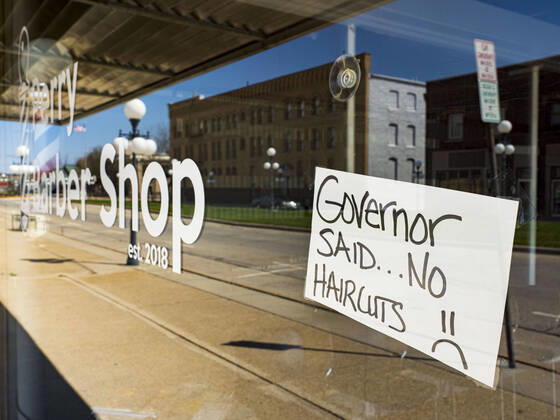 April 20, 2020, Perry, Iowa, U.S: A barber shop in Perry, IA, closed by the order of the Governor of Iowa because of the Coronavirus pandemic. The Tyson pork processing plant in Perry reported over the weekend that at least two dozen workers had tested positive for COVID-19. The plant is closed Monday, April, 20 for a thorough cleaning and sanitization. At least five meat packing plants in Iowa have reported outbreaks of COVID-19. In addition to the five plants in Iowa, meat packing plants close to Iowa in Nebraska, South Dakota, and Minnesota have reported outbreaks of COVID-19 (SARS-CoV-2, Coronavirus). The Tyson plant has more than 1,400 workers and is the largest single employer in Perry. The state of Iowa has begun providing surveillance testing of meatpacking plants to more broadly test employees even if they are not experiencing sy - ZUMAk94_ 20200420_zaf_k94_012 Copyright: xJackxKurtzx