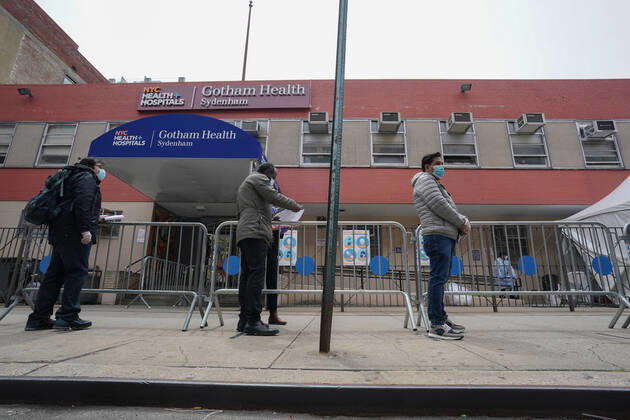 April 20, 2020, New York, NY, USA: People wait on line for a COVID-19 test at NYC Health+ Hospitals Sydenham in Harlem on April 20, 2020 in New York. New York USA - ZUMAb148 20200420_zap_b148_019 Copyright: xBryanxSmithx