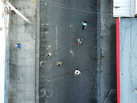 Photograph taken with a drone showing one of the streets where circulation has been limited in San Salvador, El Salvador 20 April 2020. The capital of El Salvador, which has become the municipality with the most COVID-19 infections in the country, increased mobility controls in the Historic Center of San Salvador on Monday to try to stop the cases. The Salvadoran capital increases controls to stop COVID-19 cases !ACHTUNG: NUR REDAKTIONELLE NUTZUNG!  Copyright: xVladimirxChicasx AME4109 20200420-637230192588743528